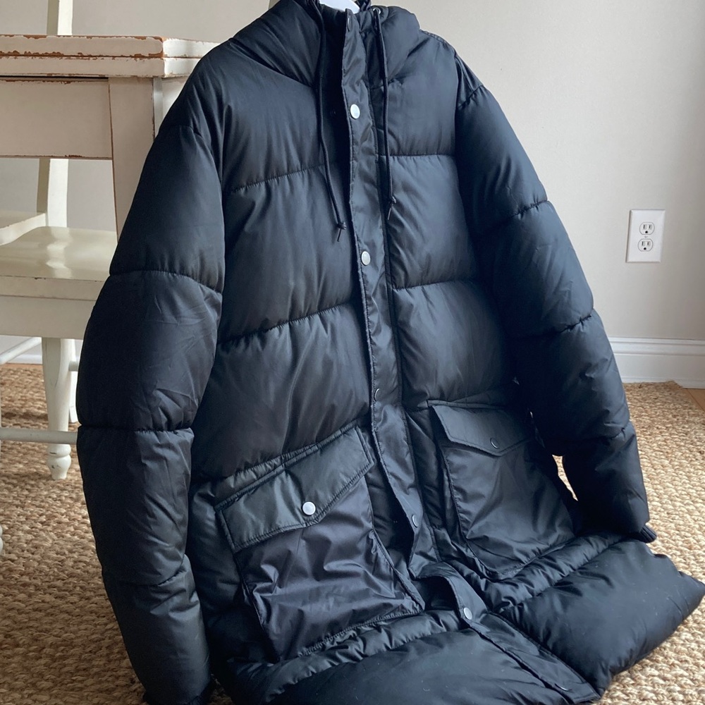 New w Tag: Old Navy Water Resistant Hooded Parka. Size Large